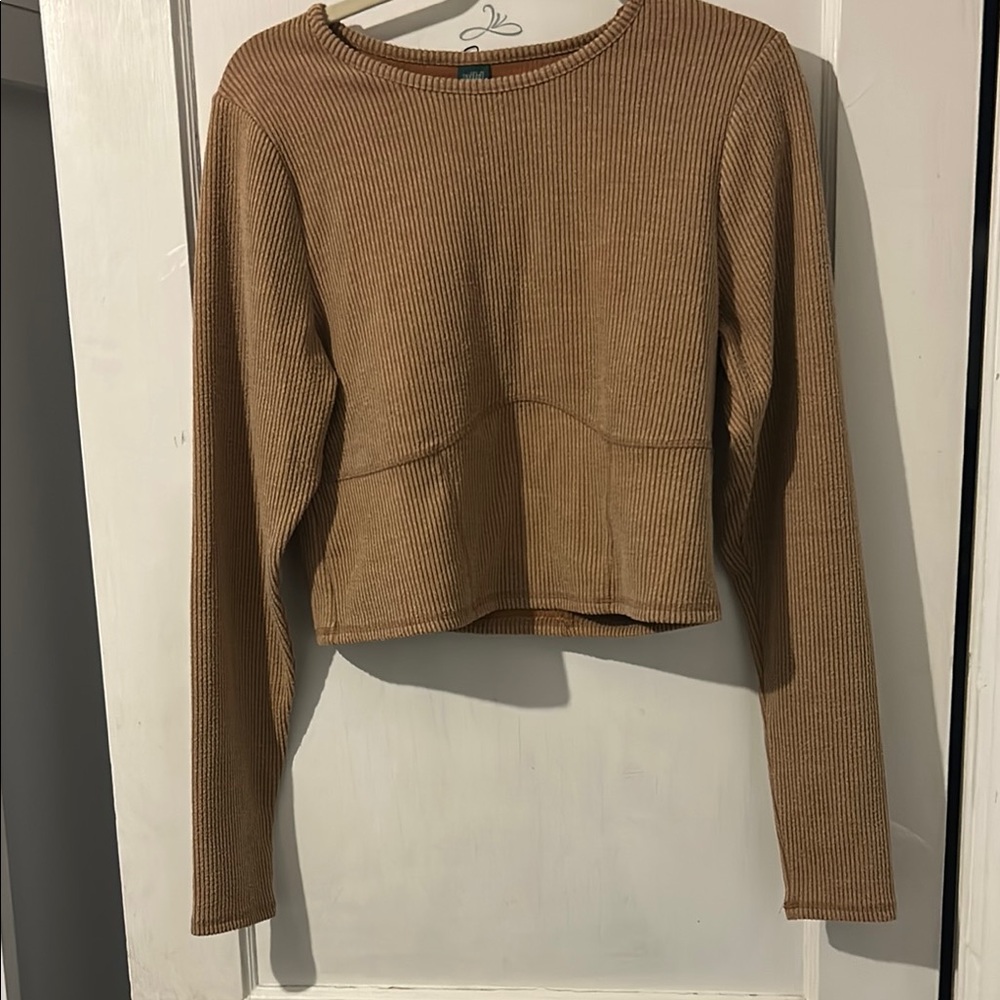 Wild Fable Tan Cropped Long Sleeve Sweatshirt